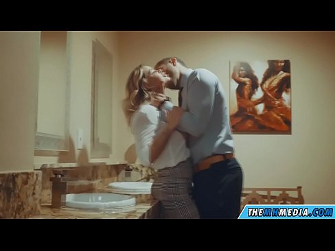 ❤️ Nalika pirang busty seduces anjeun dina restroom umum ❤️❌ porno homemade dina su.analpics.ru